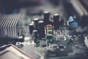 Electroimán usado como inductor en un circuito.