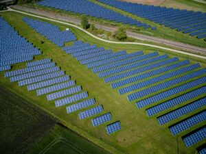 Energías renovables, una finca de celdas solares.