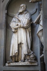 Estatua de Galileo Galilei en Florencia Italia