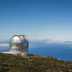 Observatorio astronómico donde se colocan telescopios para observar el espacio