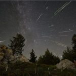 Vista de la lluvia de meteoros en el Parque Nacional de Sequoia, por NASA