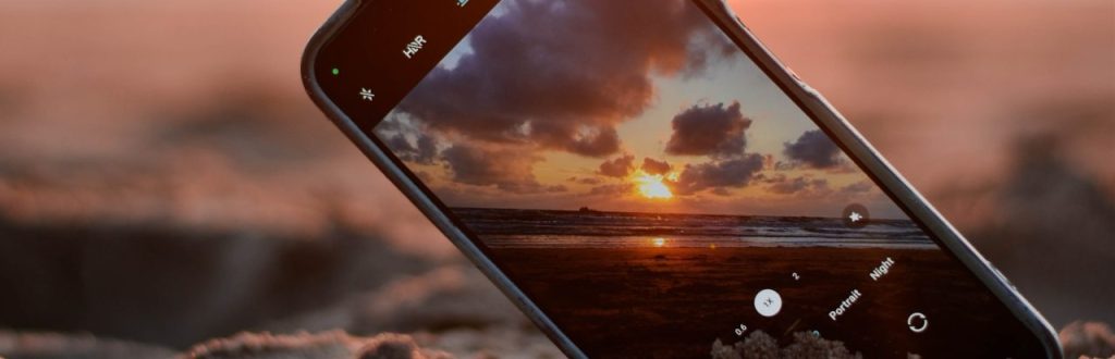 Un smartphone contiene procesadores que utilizan la tecnología nanométrica.