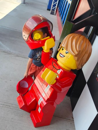 Figura de bloques de LEGO en tamaño real.